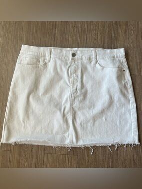 White Denim Mini Skirt with Frayed Hem